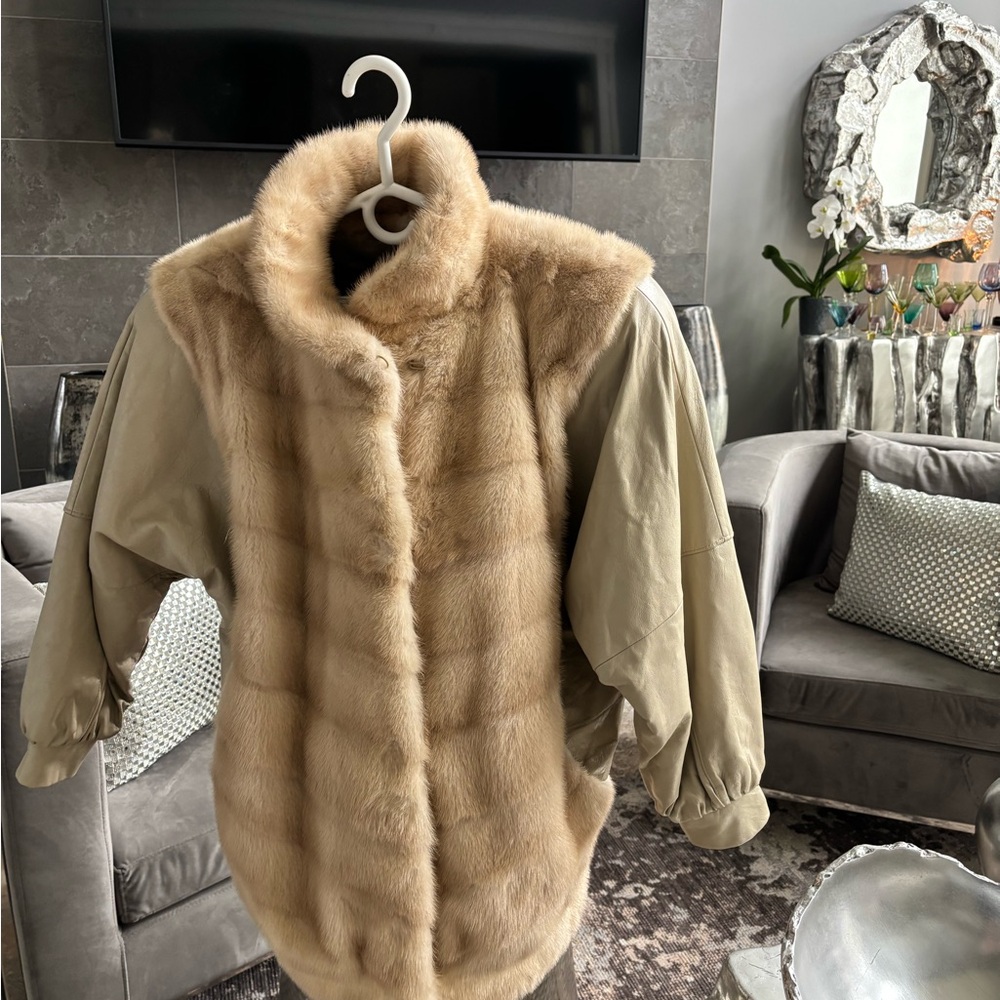 Rare vintage 1980s genuine champagne mink and leather jacket coat size Med/large